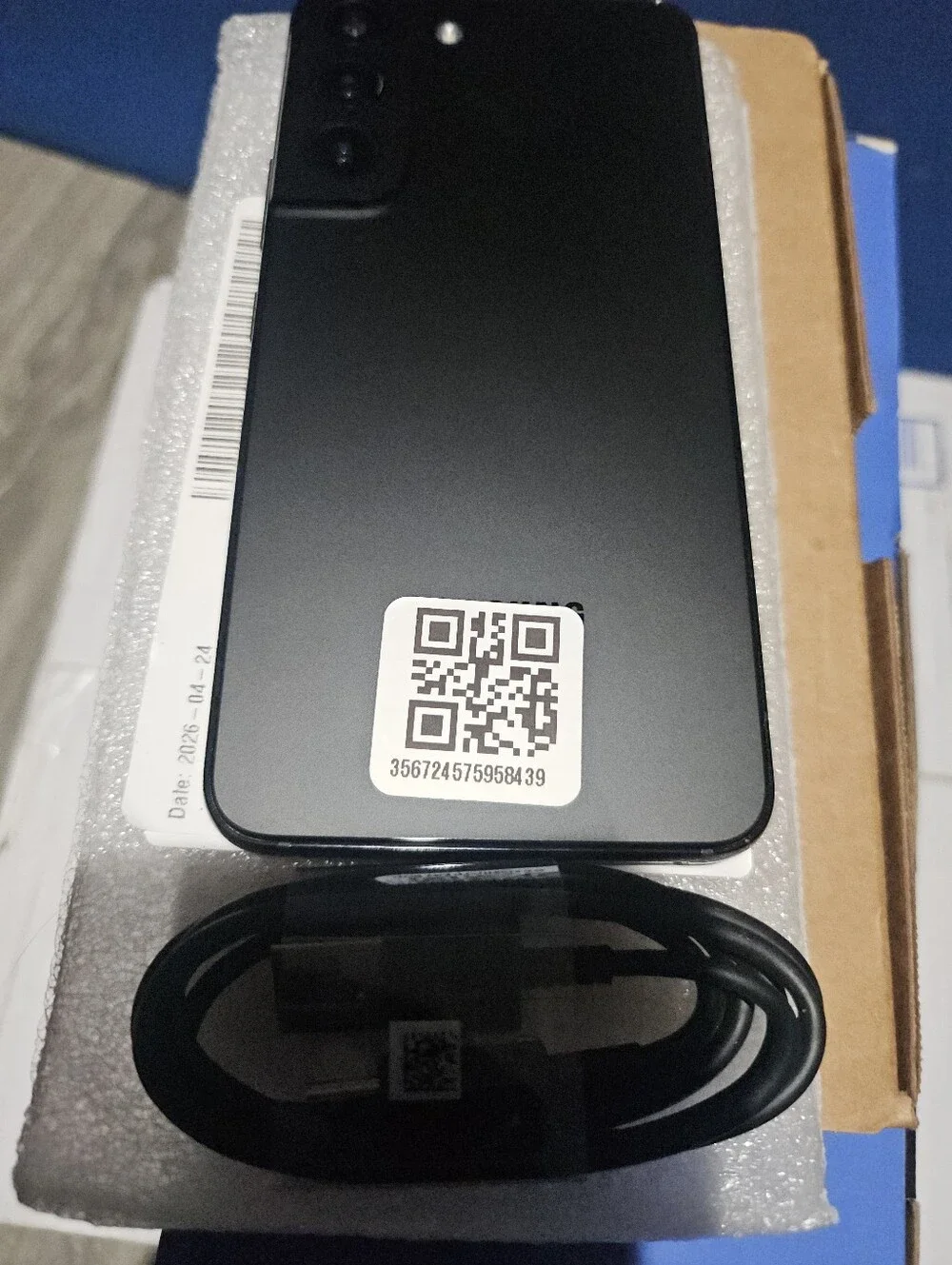 Samsung Galaxy S22 smartphone